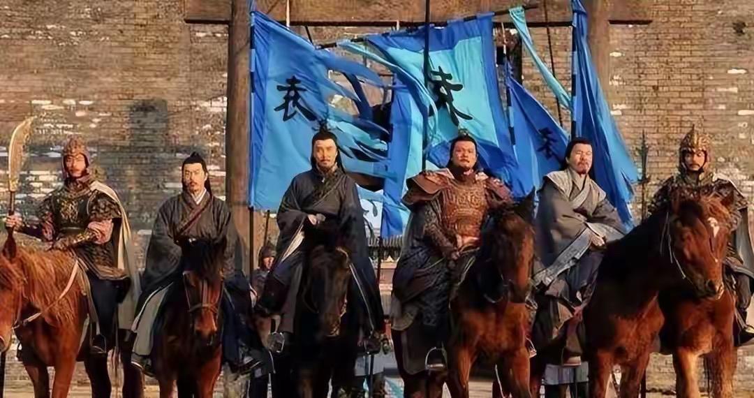何进和袁绍要杀十常侍何太后为啥不允？不同意才是正常人。东汉末年历史是扑朔