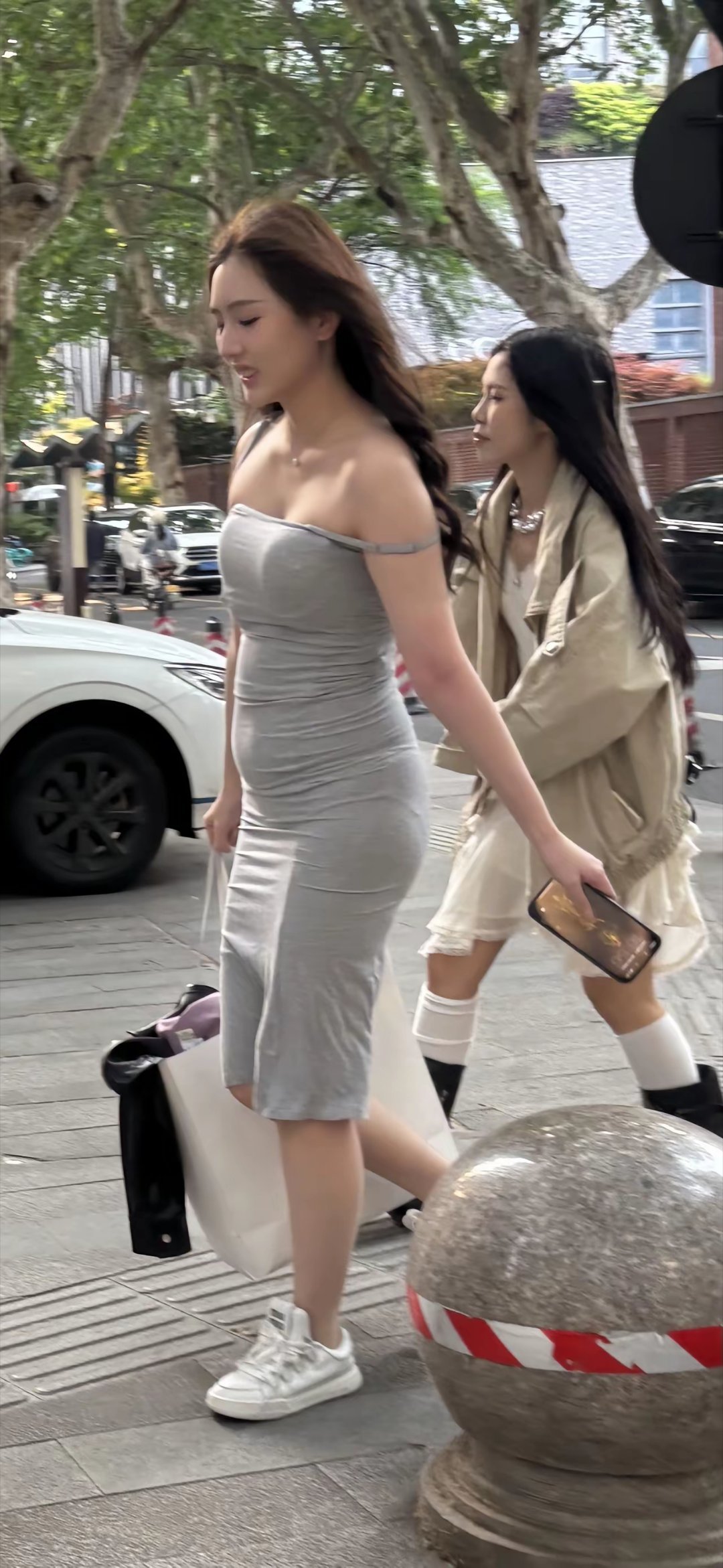 靠撸铁炼出来的身体