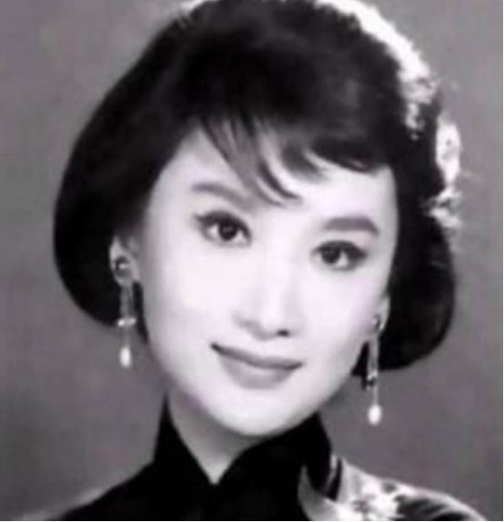 1912年，50岁的曹锟迎娶了富家千金陈寒蕊，新婚夜，一番云雨过后，曹锟倒头就呼