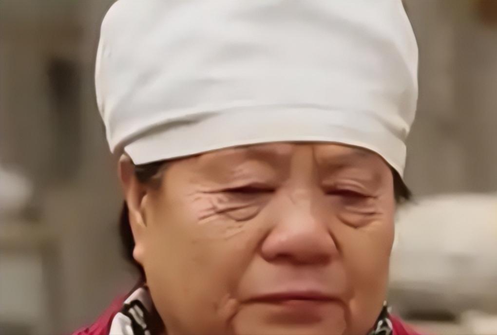 1983年，韩雅琴的早餐店里进来了四个寸头少年，韩雅琴一眼就看出他们刚刑满释放，