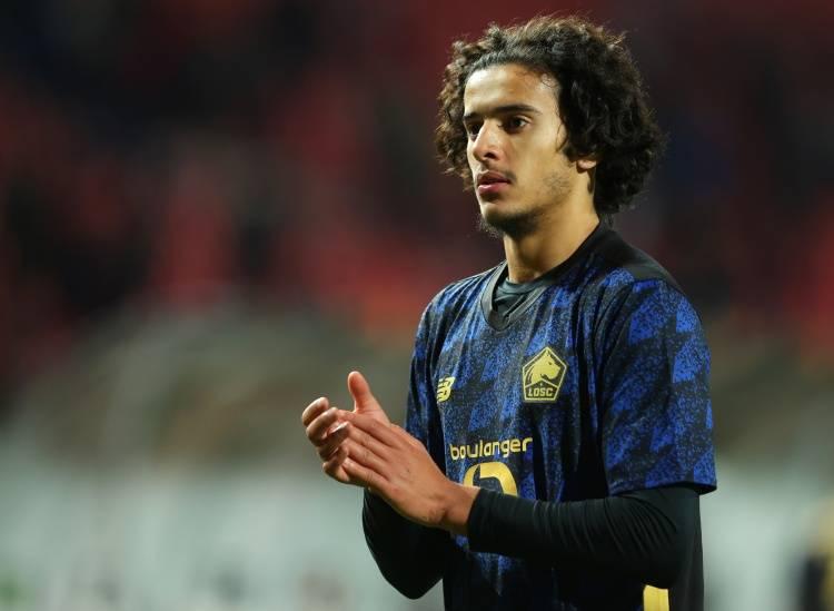 记者AbdellahBoulma报道，曼联正在全力追逐里尔小将布阿迪。全欧洲很