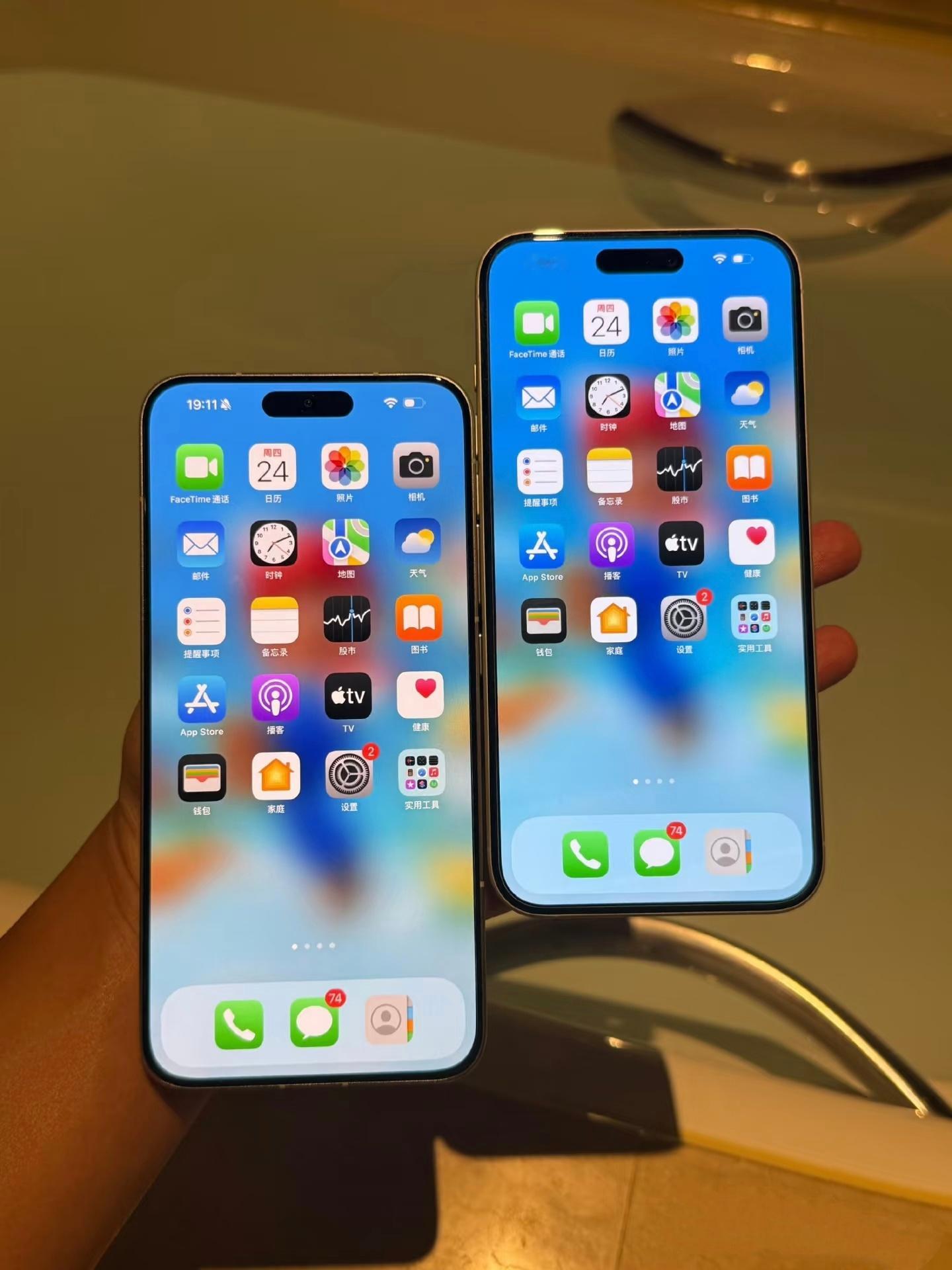 能区分哪一款是REDMI，哪一款是iPhone吗？[doge]​​​