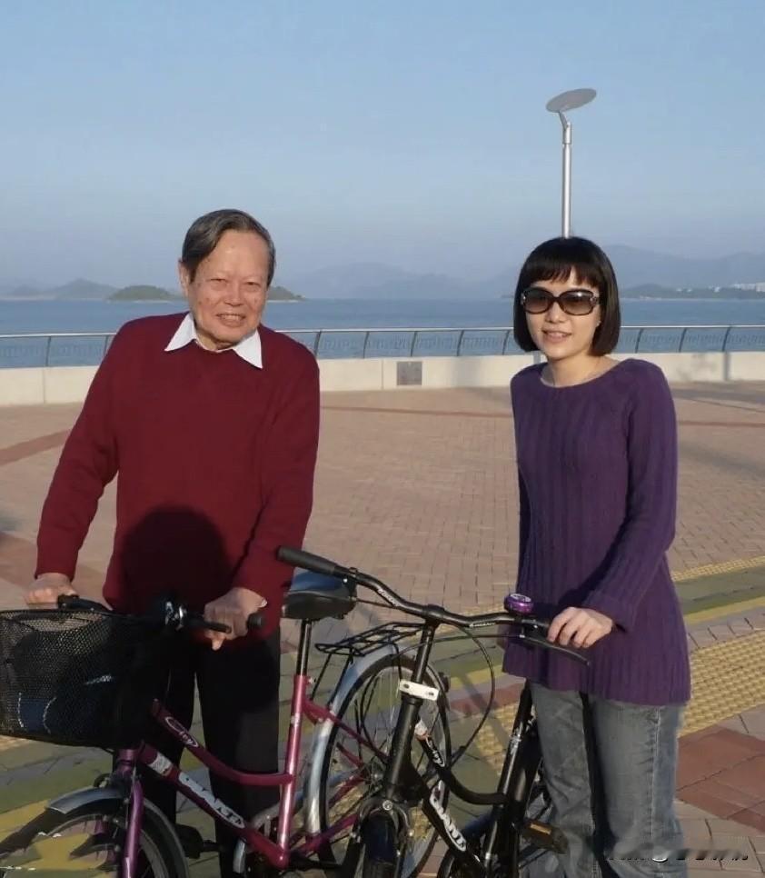 28岁嫁他，21载耗尽芳华！先生离世后，翁帆的痛谁能懂？先生突然离世，最让人