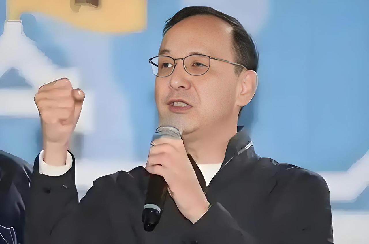 最后黄金周蓝绿阵营短兵相接，朱立伦把党主席争议放一边，周末赶场连环转。这很可能是
