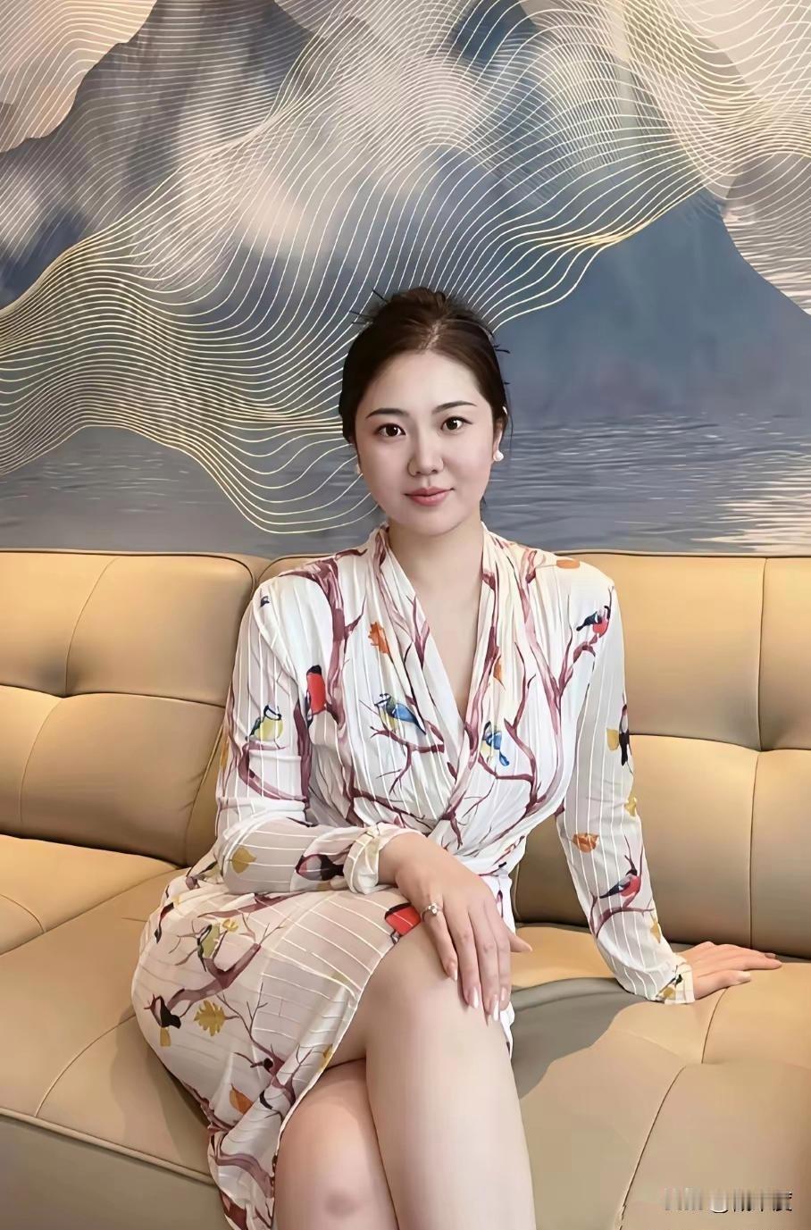 都说这个女人有40多岁了，我怎么就看不出来呢，唉还是你们有经验，阅人无数。