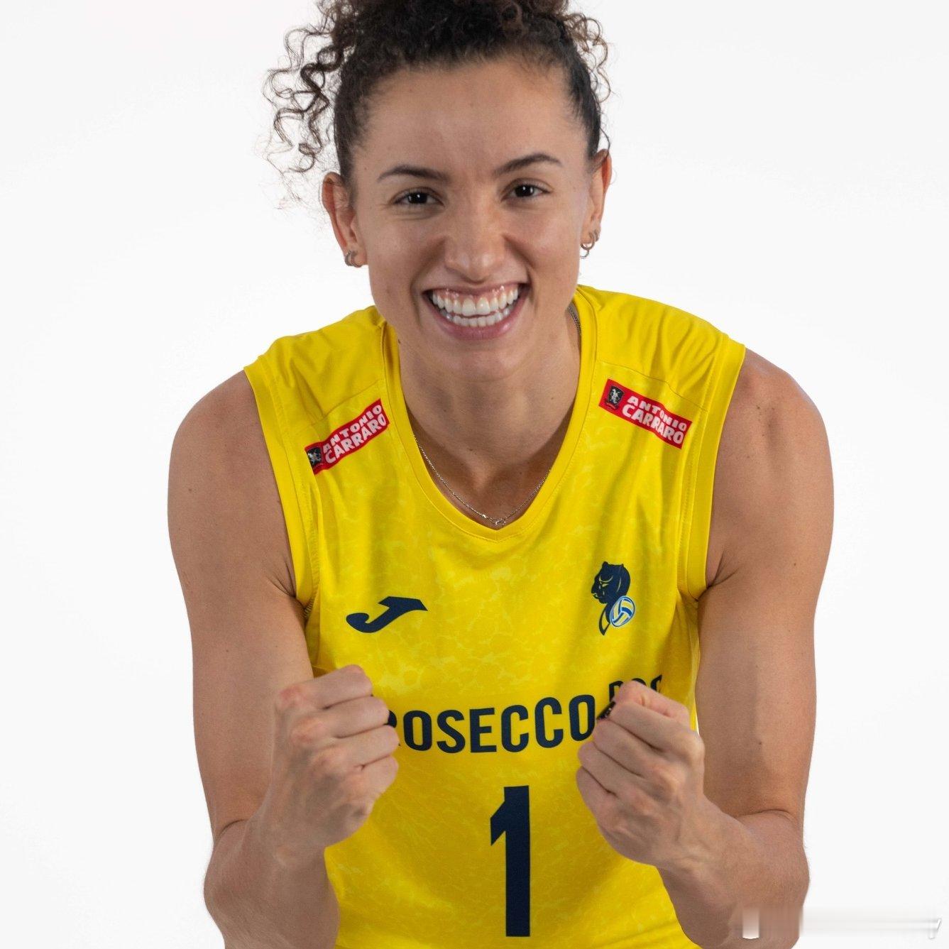 意媒曝科内利亚诺与加比接近续签一份为期两年的合同。双方即将达成协议。📌据报道