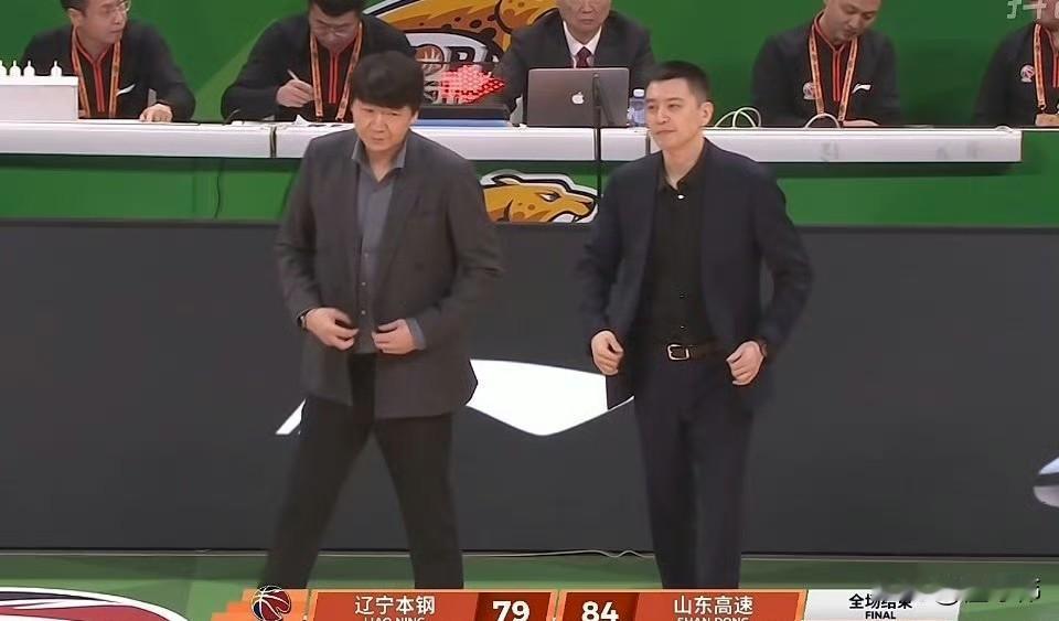 关键时刻不行！杨鸣谈辽篮又输了：“这几场比赛都差不多。”“篮球都赢了，助