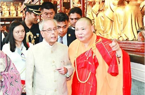 印度人不喜欢中国人觉得中国人很奇葩，中国人也不喜欢印度人觉得印度人也很奇葩，同样