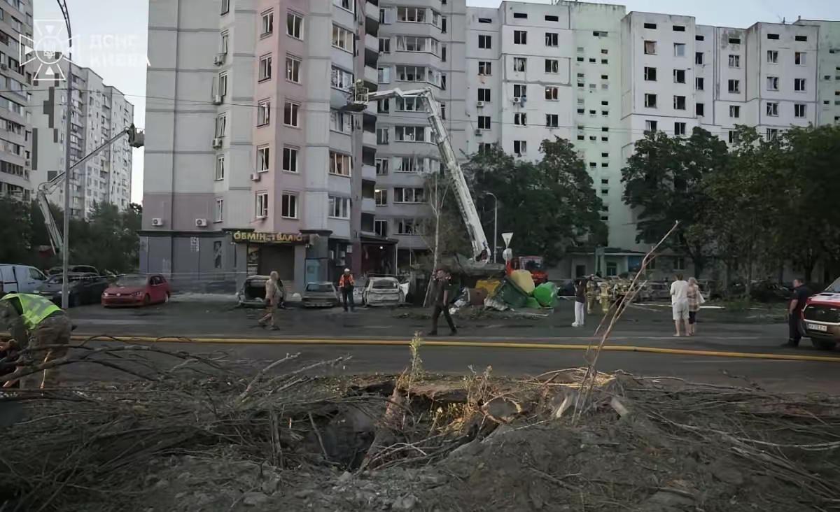 “能拿的全都拿出来”：乌专家解读基辅8月1日大空袭8月1日凌晨，俄罗斯对基辅