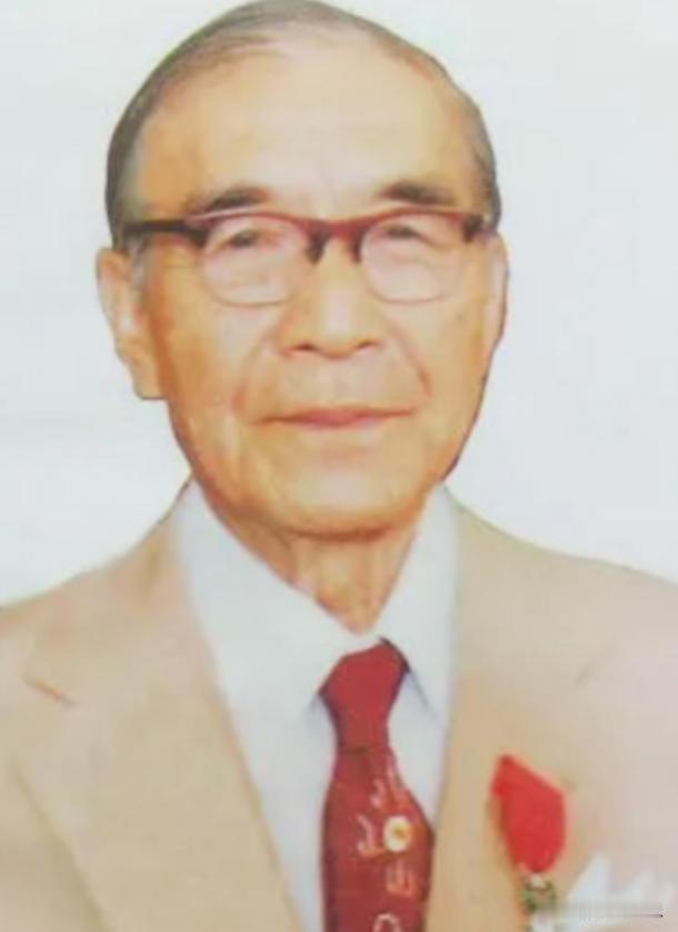 86岁的他喝迷糊了，把家里23岁的小保姆当成了自己老婆，保姆没有反抗，第二天，保