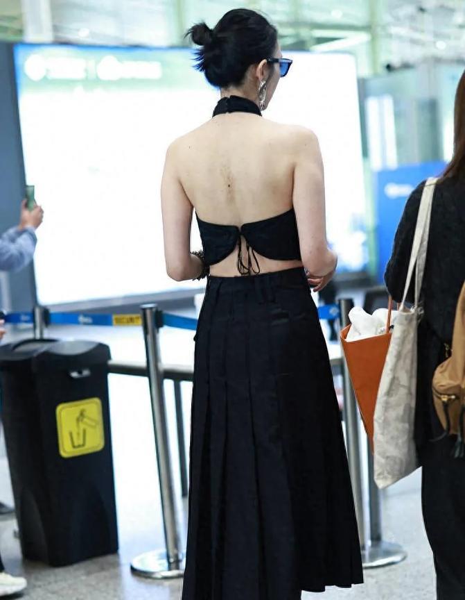 她读大学时差点成为张国立的儿媳妇，野心比章子怡还大！如今更是30+嫁给资本大佬，