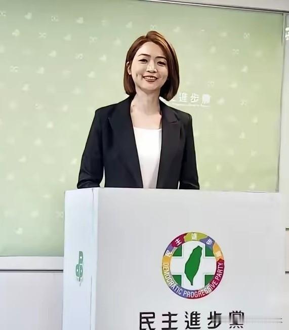 民进党回应来了！凯道大游行结束，可以说国民党气势完胜，可是对于被攻击的民进党