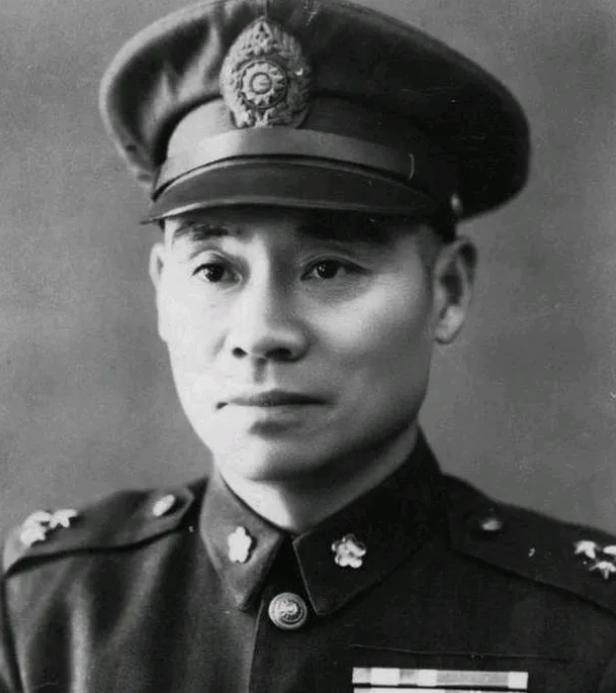 1938年，顾祝同瞒着妻子许文蓉在外养小妾，并把小妾肚子搞大，许文蓉知道后，不哭