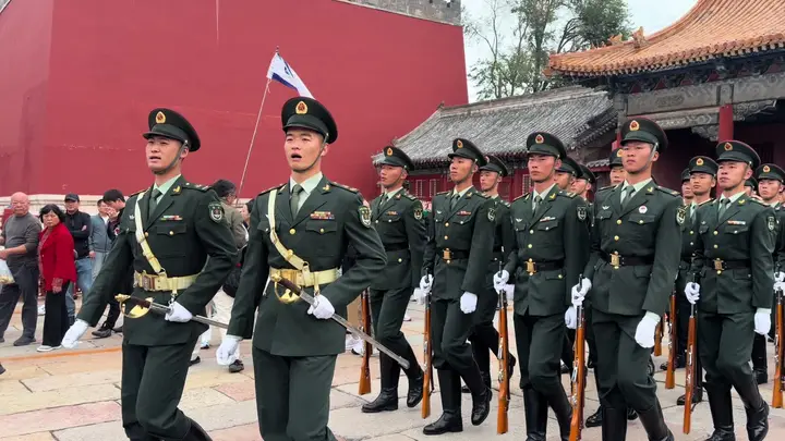 偶遇国旗护卫队，原声直出，太震撼了！