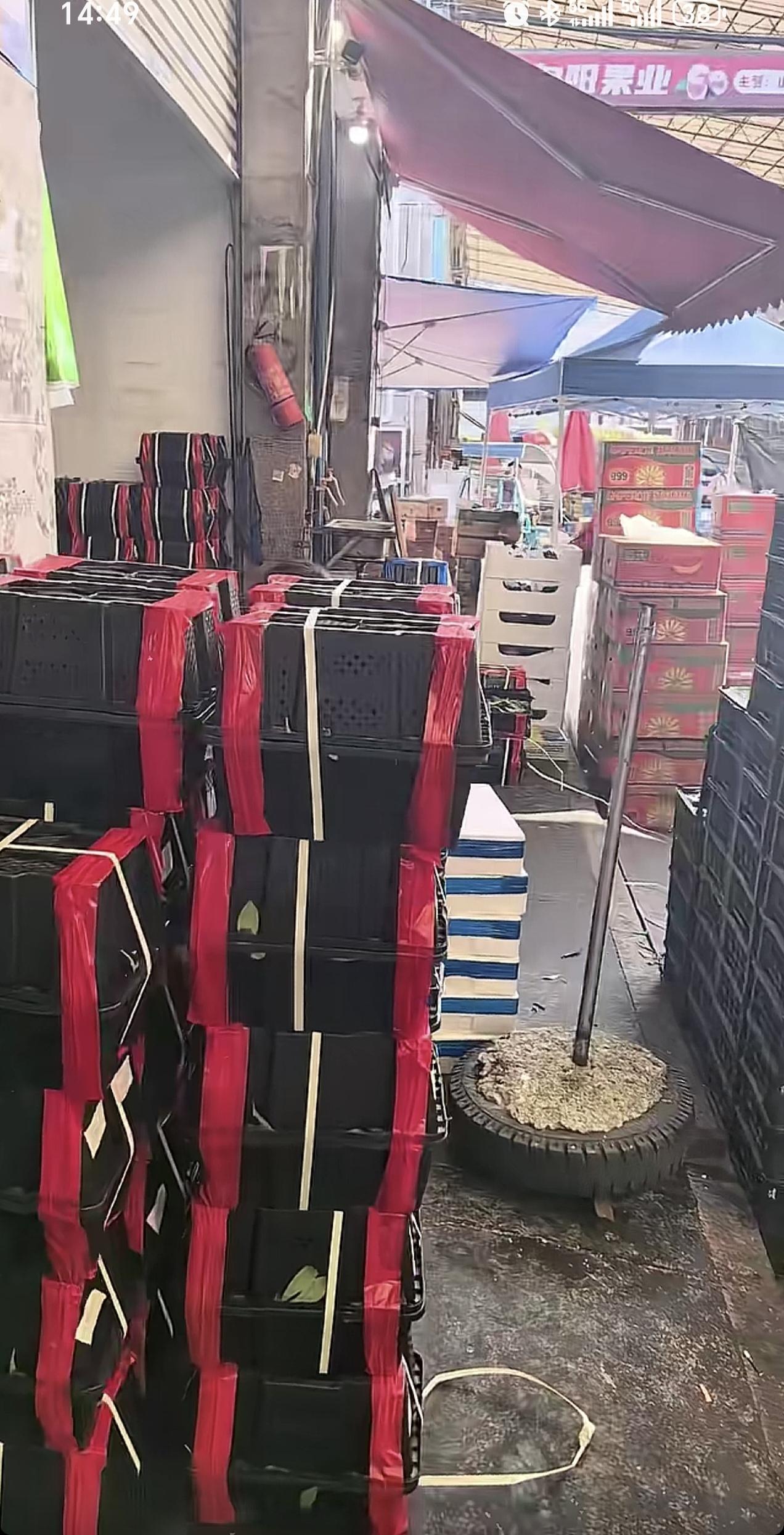杨梅卖不出，这个锅不能由经销商独自去背，不然过两年同样的事还会发生。卖不出去