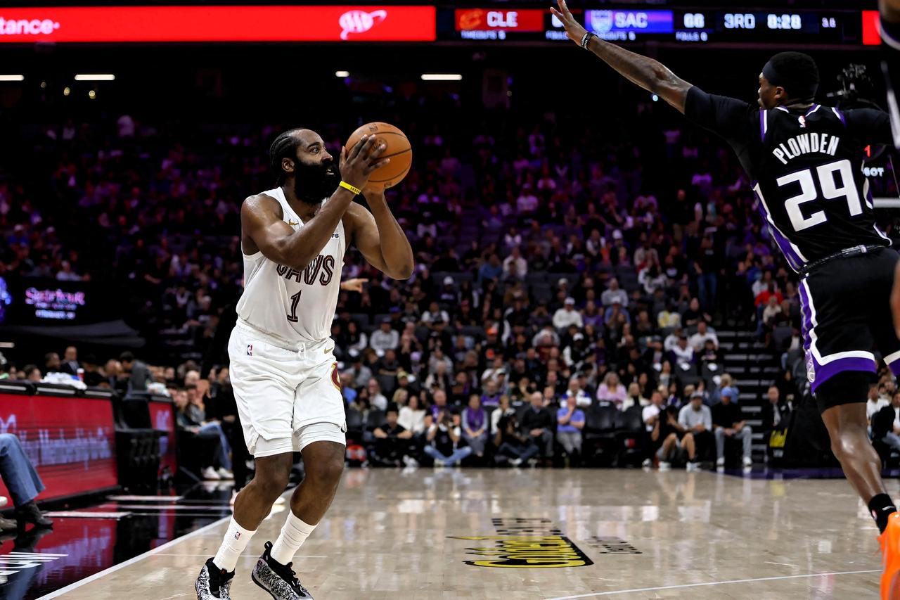 一、现状：哈登+骑士，冲冠底气在哪-阵容完美适配哈登（36岁，场均25