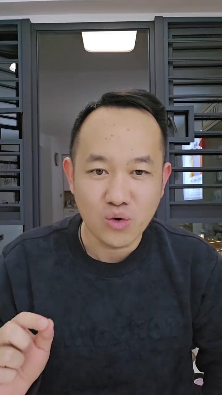 王者两台手机。为什么这么多人喜欢华为的手机？因为这个配置太逆天了，而且处理器非