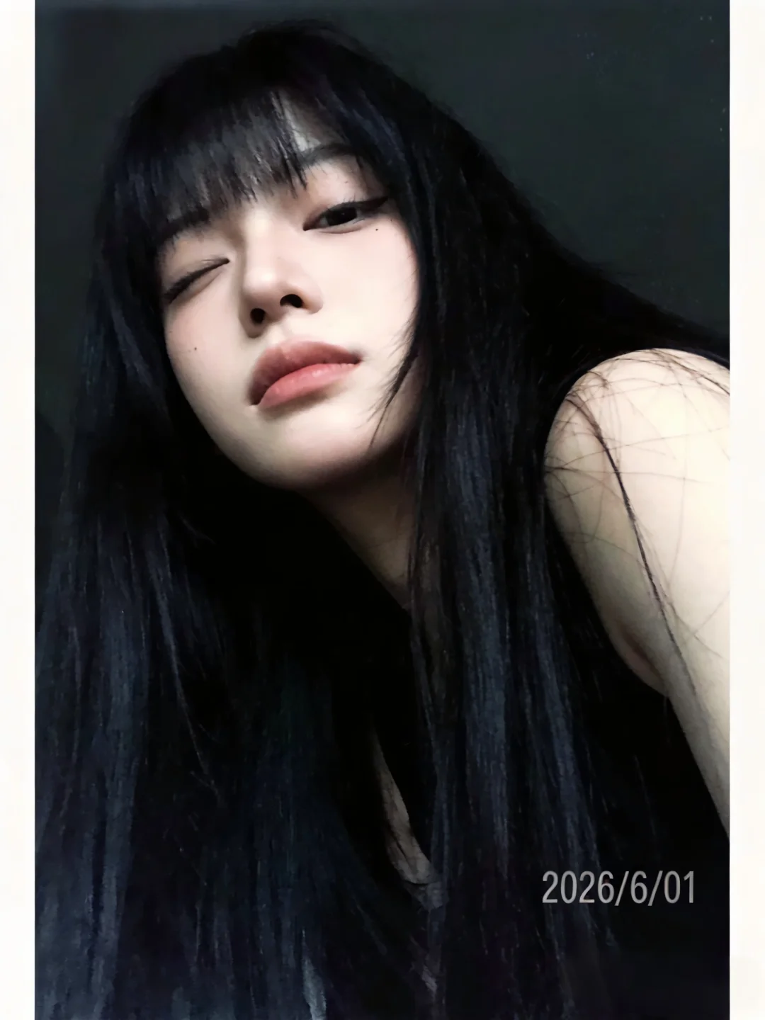 0 成本📸 居家暗调胶片感写真