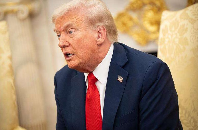 特朗普身体出状况了，健康堪忧，不知是否可以撑到1月20号？距离1月20号的重