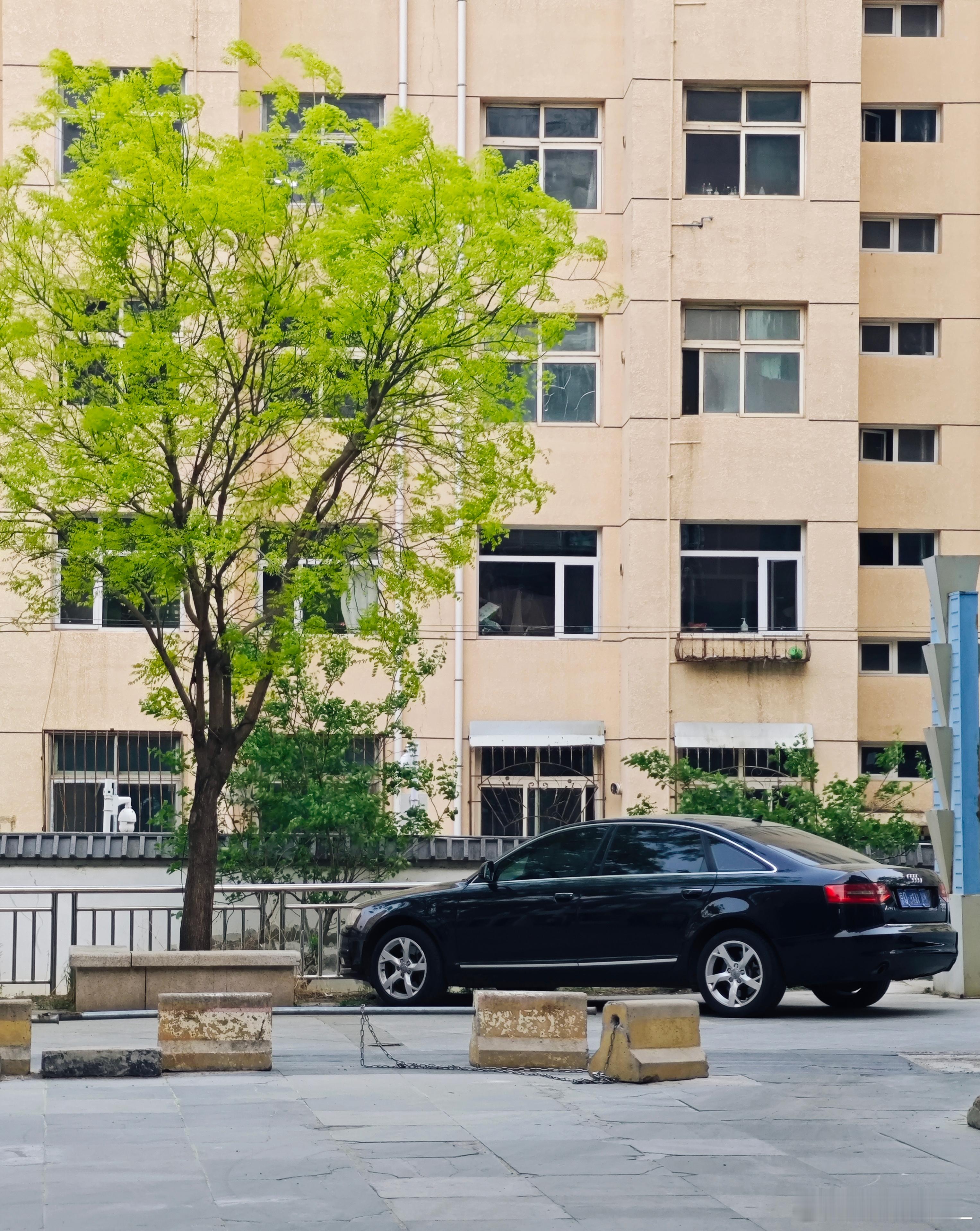 一汽奥迪C6后期A6L3.0TFSIquattro豪华型黑色去健