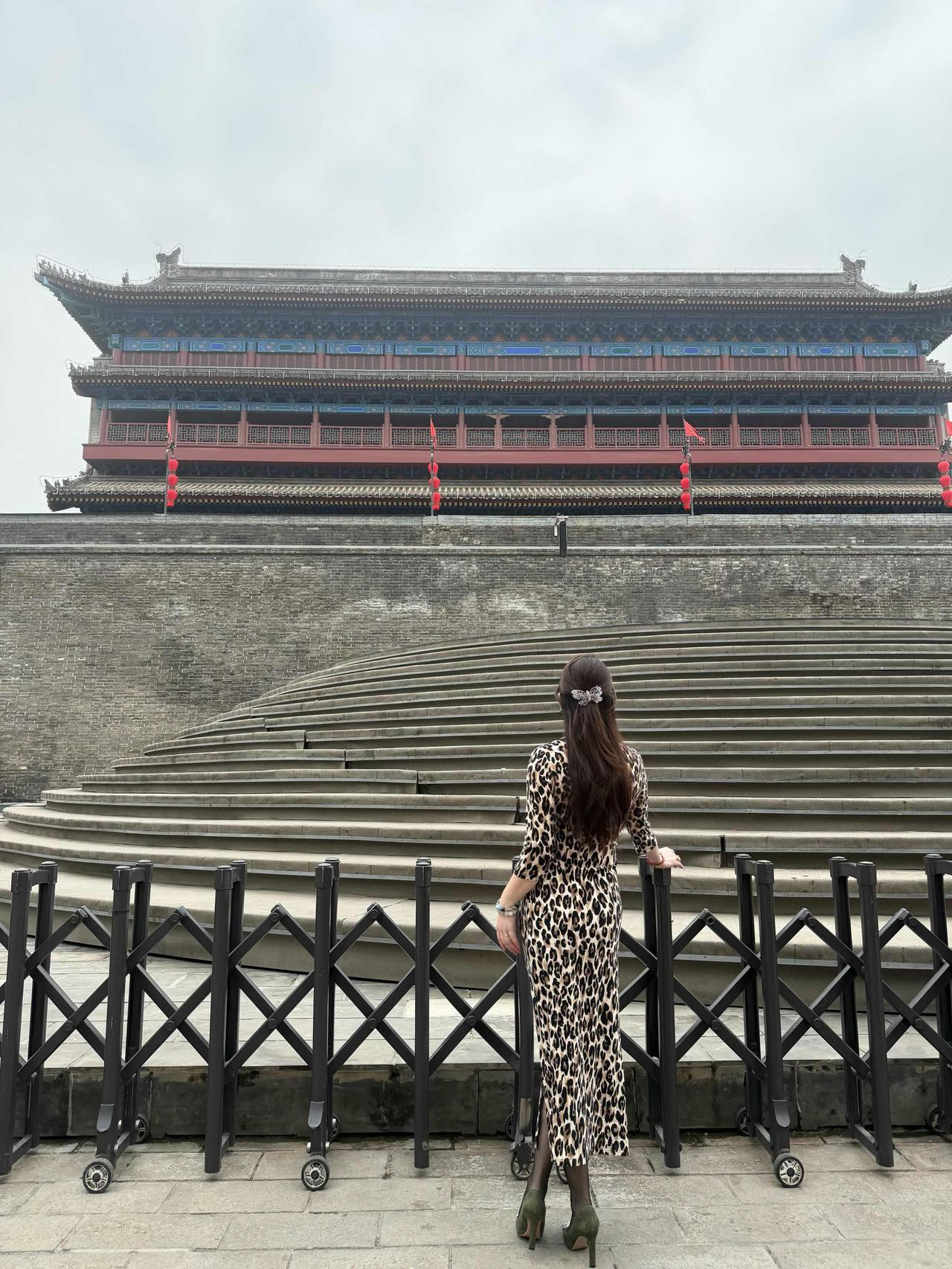 西安城墙下古城西安古城墙秦朝西安西安城墙