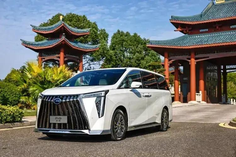 国内现金储备最多的三家车企:1、上汽集团——2100多亿;2、小米集团——1