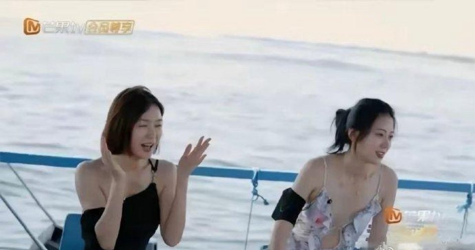 赵昭仪穿的泳衣这么露居然没走光，真的太幸运了