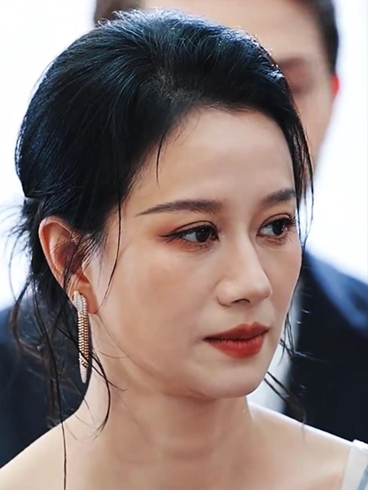 褪去美颜滤镜，倪虹洁的状态还能打动你吗？直面高清原相机镜头，没有厚重美颜修