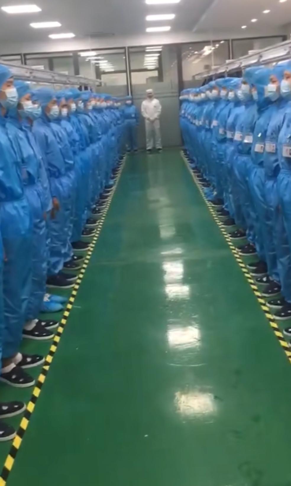 最近厂里最近这波操作，可把大家给愁坏了！现在一到点就必须下班，压根不让加班，每天