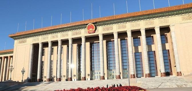 1958年10月初，大家都沉浸在人民大会堂即将开工的喜悦中，可是这时候一个消息直