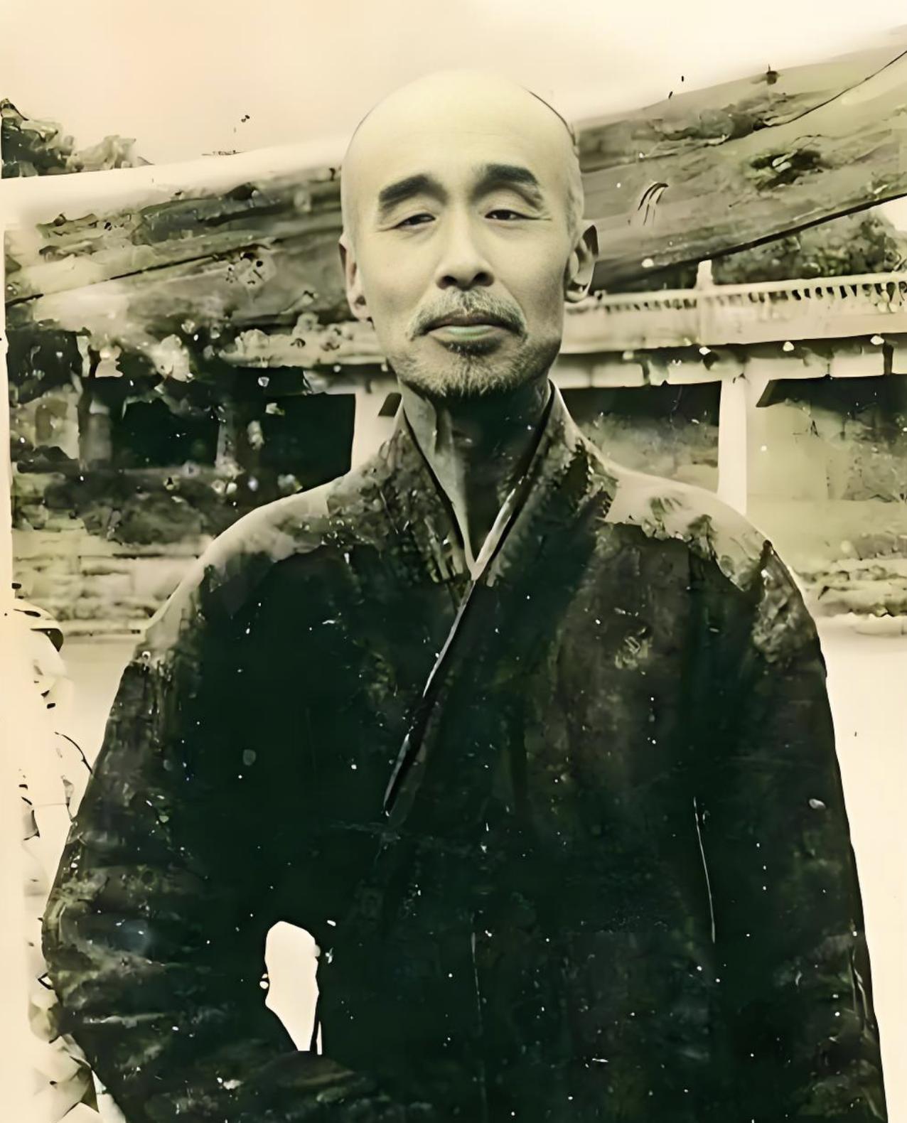 又有人拿着网上看的话问我：“弘一法师真的说过‘孤独是最大的福报’啊？”我斩钉截铁