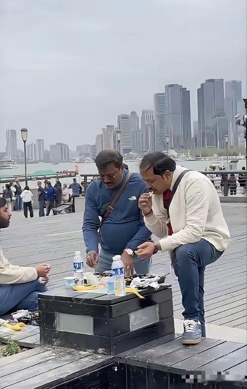 2025年，东方大国驻印度使领馆签发26.5万份签证，2023-2025年共发印