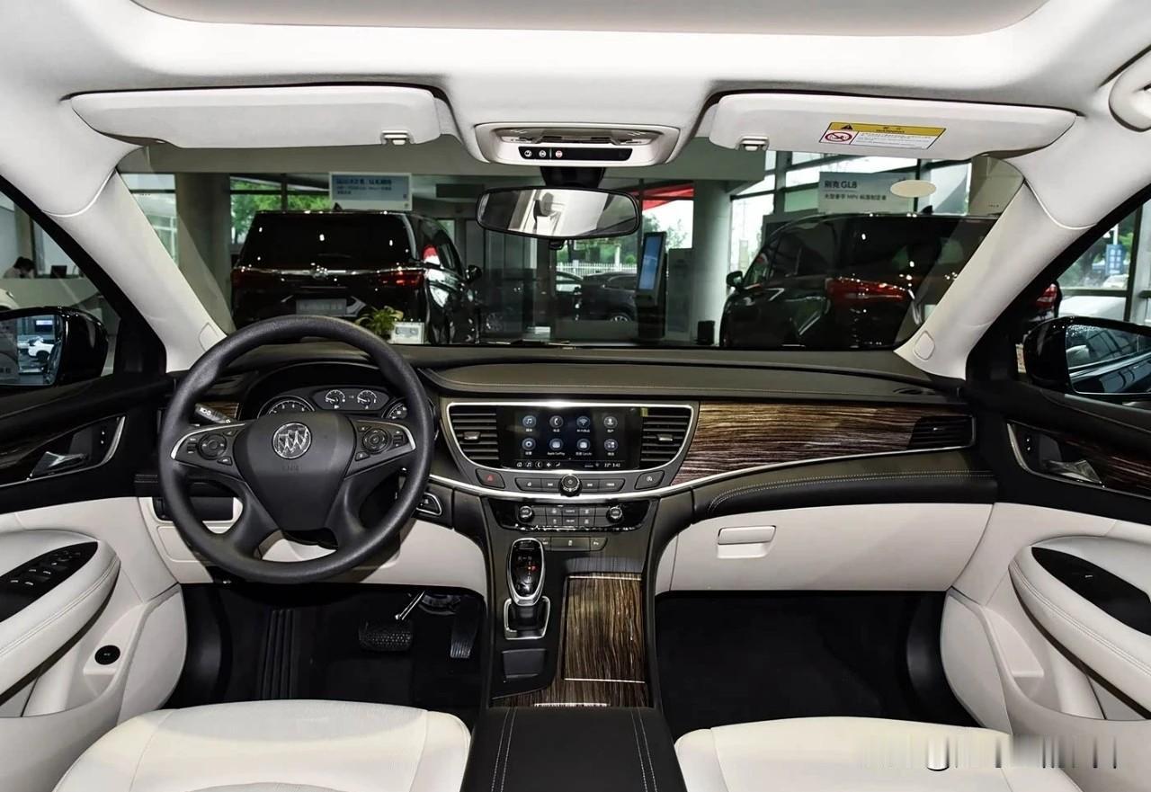 帕萨特等车型优秀的多。闭眼冲的理由1：2026款君越，全系都是2.0T可变缸