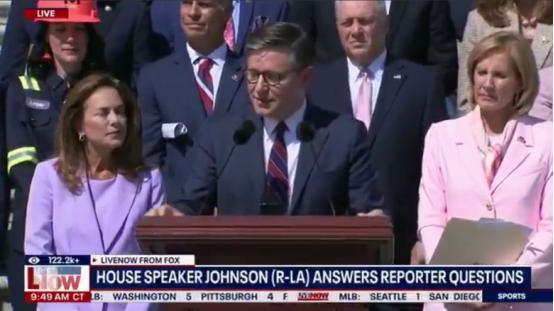 美国国会众议长迈克·约翰逊当地时间4月15日称教皇这是咎由自取："宗教领袖可以畅