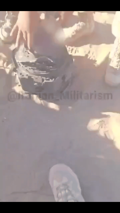 伊朗人对美军炸毁MC-130J特种战飞机的现场搜索很仔细，捡到了完好无损的由美国