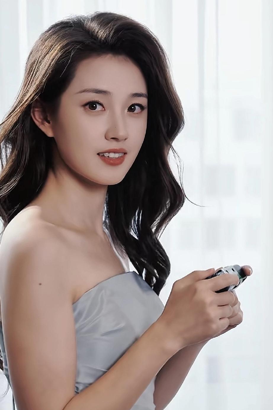 刘萧旭要是没有女朋友的话，他俩真的可以处对象[玫瑰][玫瑰]太登对了！满眼的深情