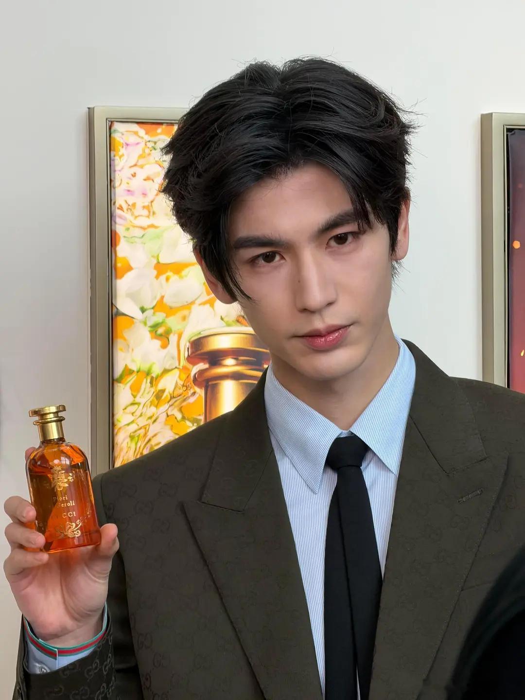 好生的图，好帅的脸，任何人看到张凌赫的生图都只能说权威吧！​​​