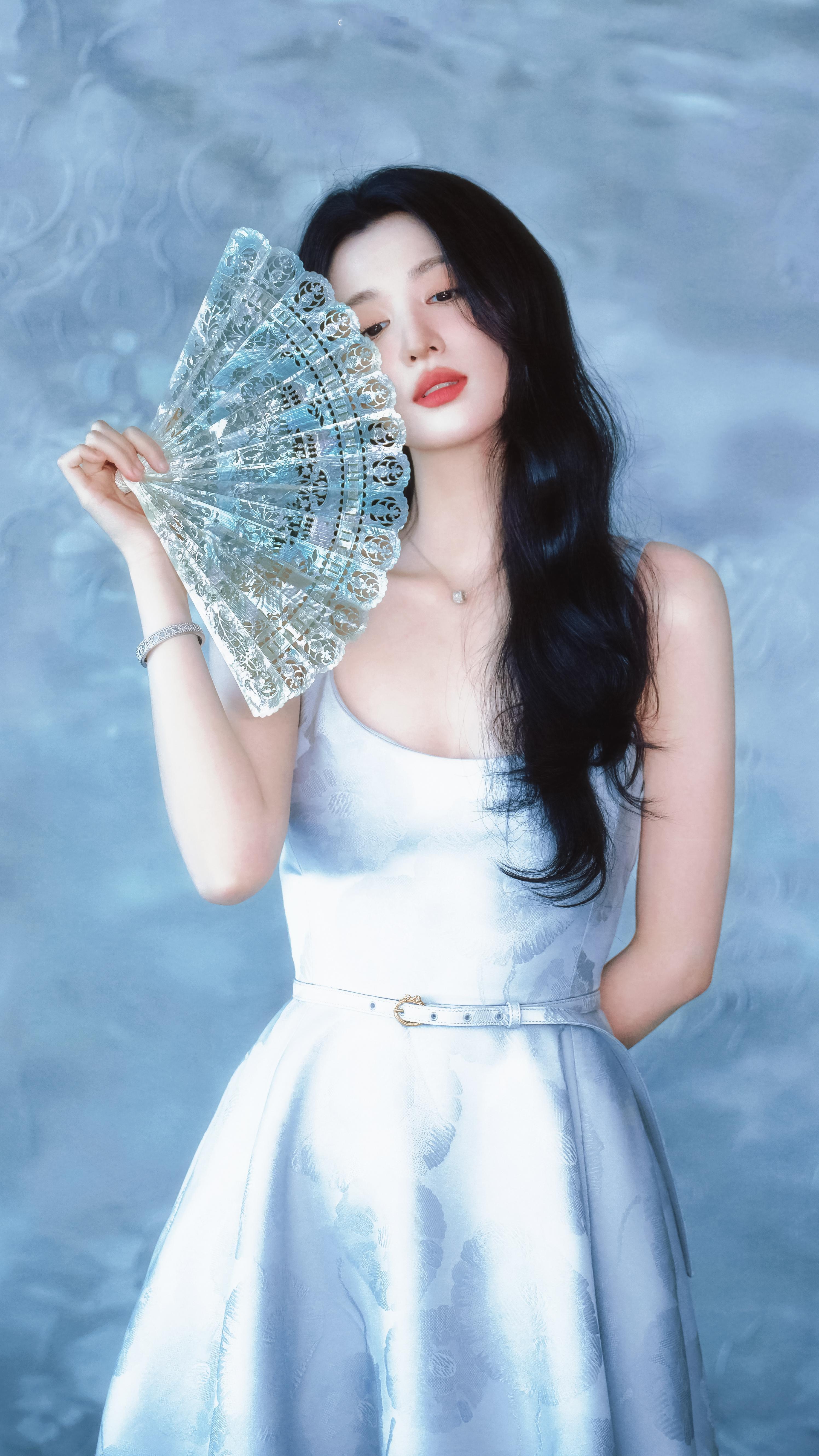 王楚然｜白瓷🤍王楚然三里屯