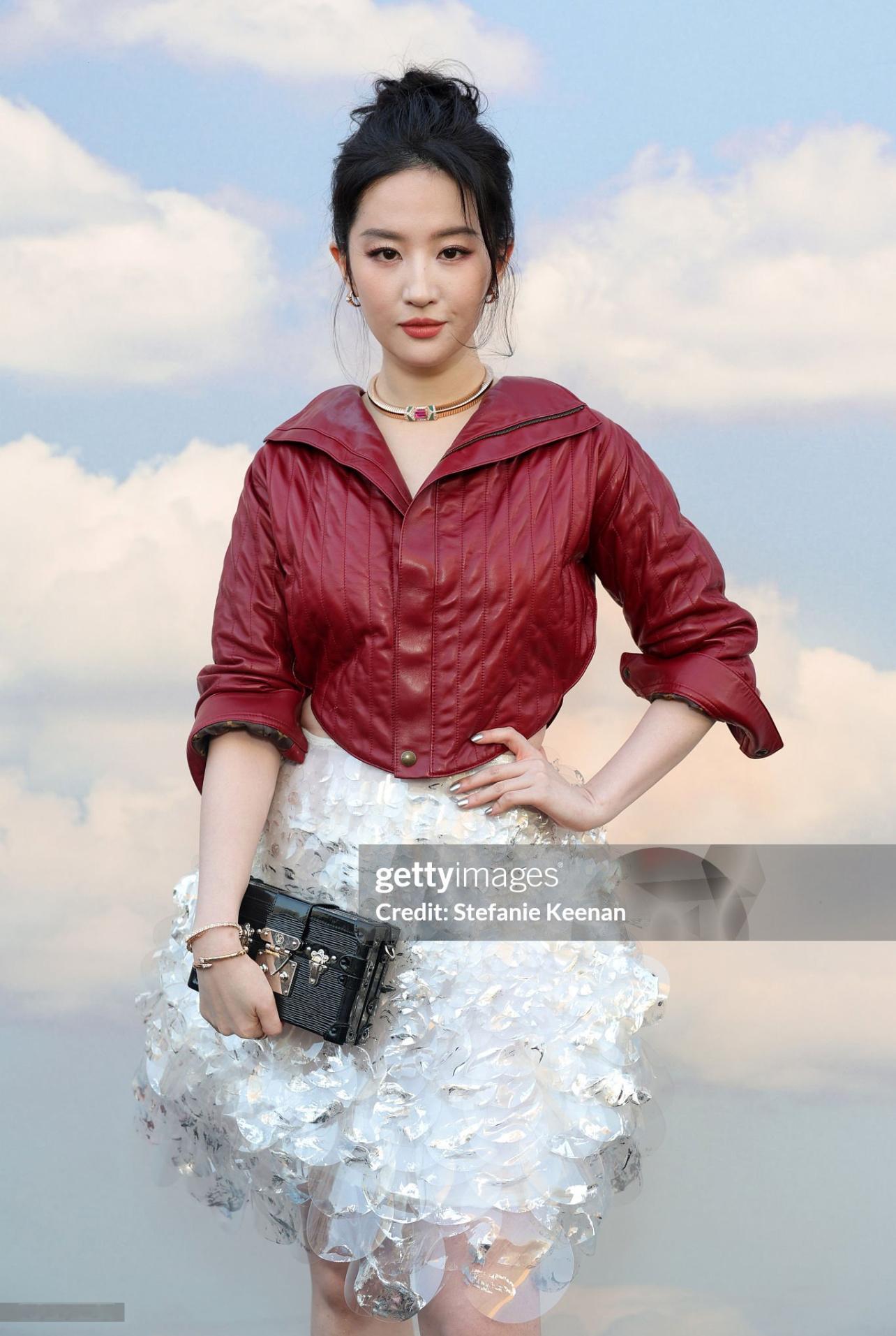 刘亦菲｜VogueWorld：HollywoodG社生图发布！尽显完美好状态～