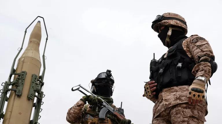 红线警告！伊朗放话：美以敢颠覆政权将摧毁以色列迪莫纳核反应堆当地时间3月5