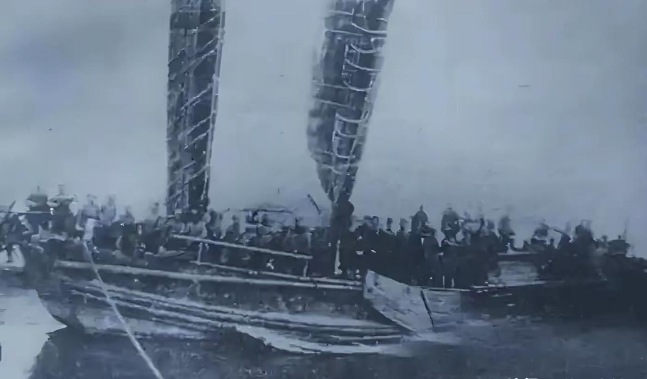 1953年10月，渤海湾，志愿军副师长高斌坐船去文登上任，结果在龙口外海被逼停—