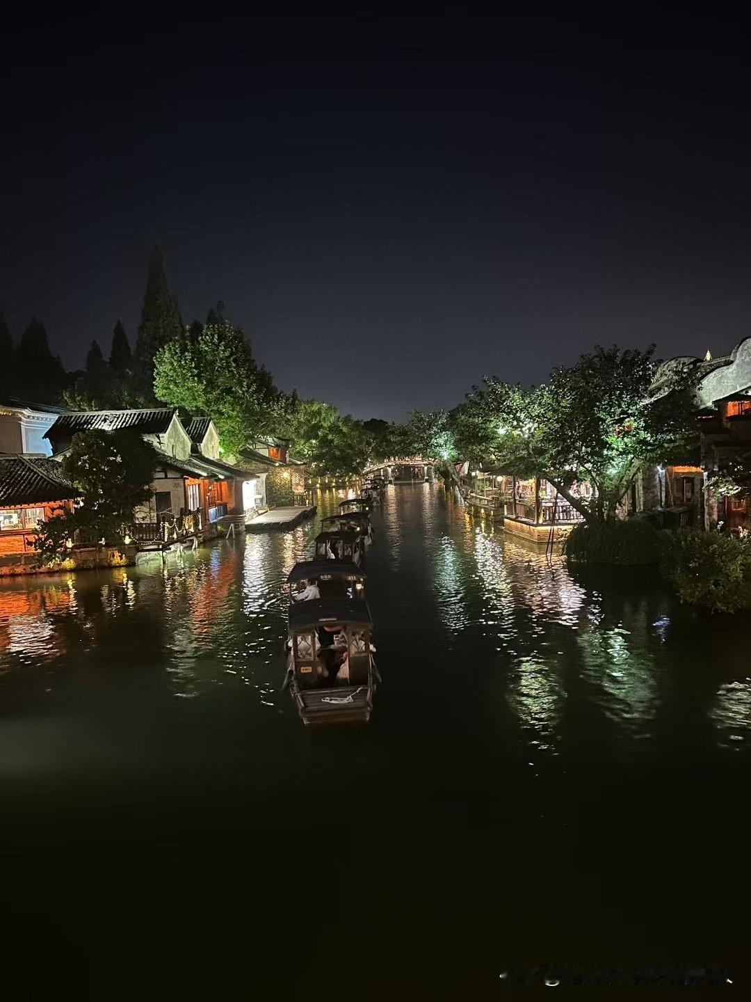 孩子结婚后,我果断和亲家“断联”——没电话没微信,只在婚礼上礼貌打了个招呼,往后