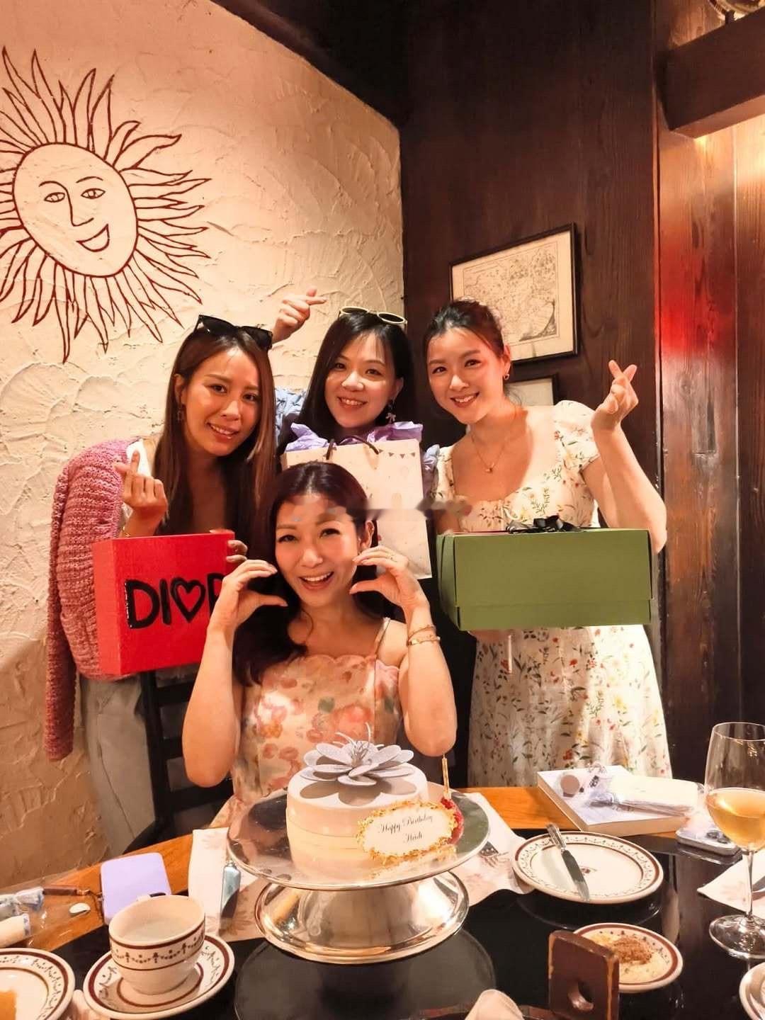 陈茵媺和曹敏莉帮好姐妹庆生​​​