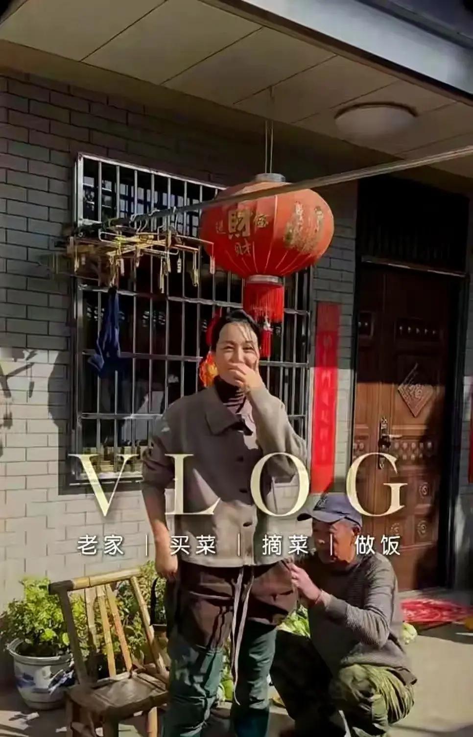 朱丹在台上掌控全场，回老家却连挖个萝卜都要被亲妈“嫌弃”。她那双踩惯舞台高