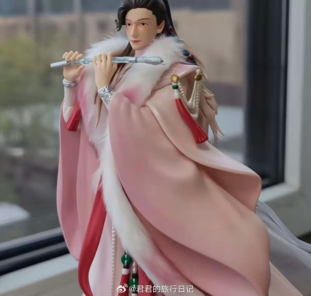 不理解，剧都完结那么久了，还要搞周边