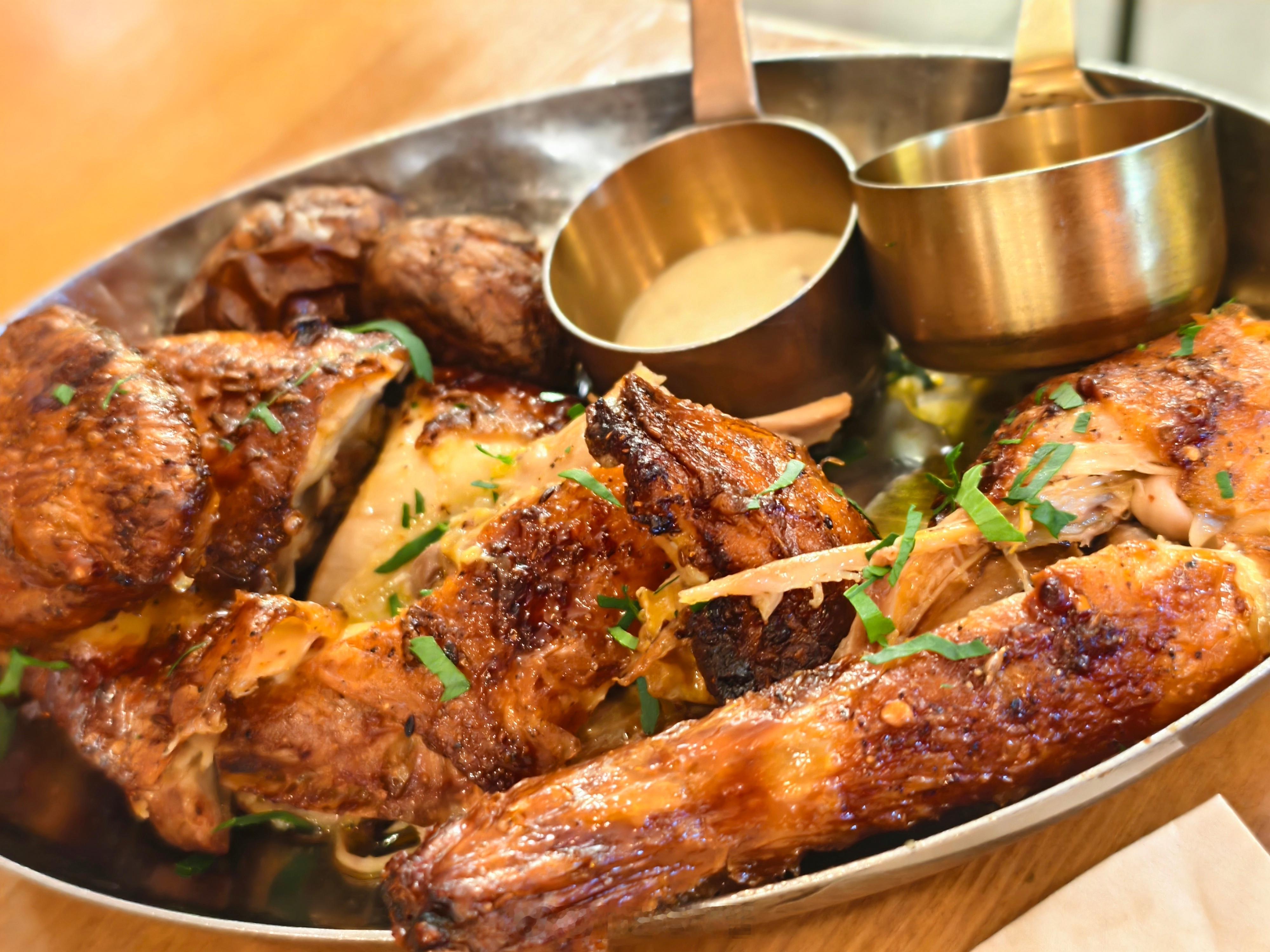 繁忙的周一别忘记犒劳自己呀！美食是让自己得到幸福感最简单最快的方式了，吃点好吃的