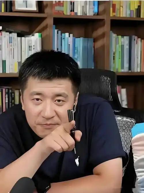 最近几天，闹得沸沸扬扬的事儿，是一个叫“张雪峰"的大网红，因心源性猝死，惊动了举