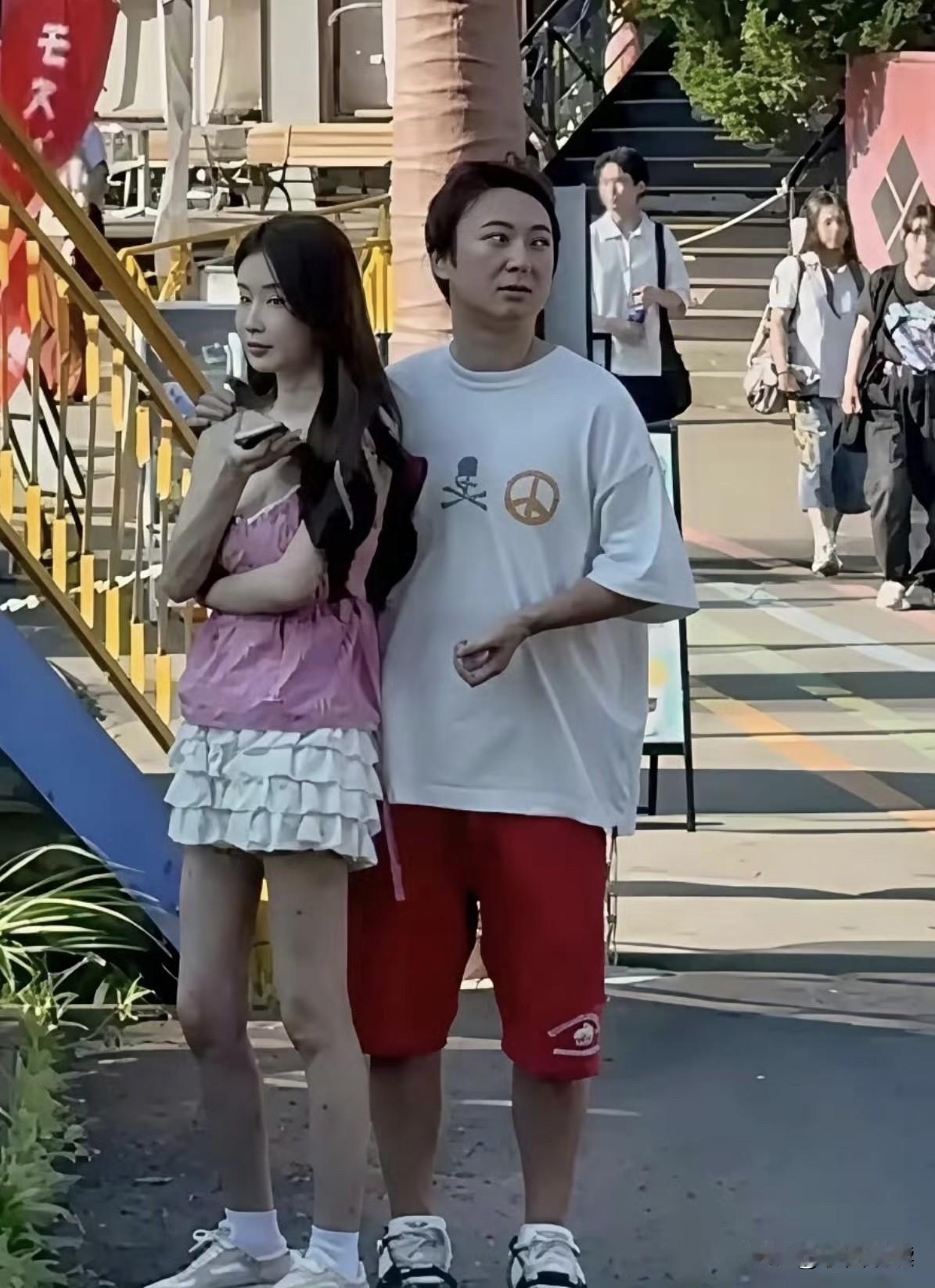 王思聪这脸型都快赶上他爸了，都是辛苦劳累所致吧？