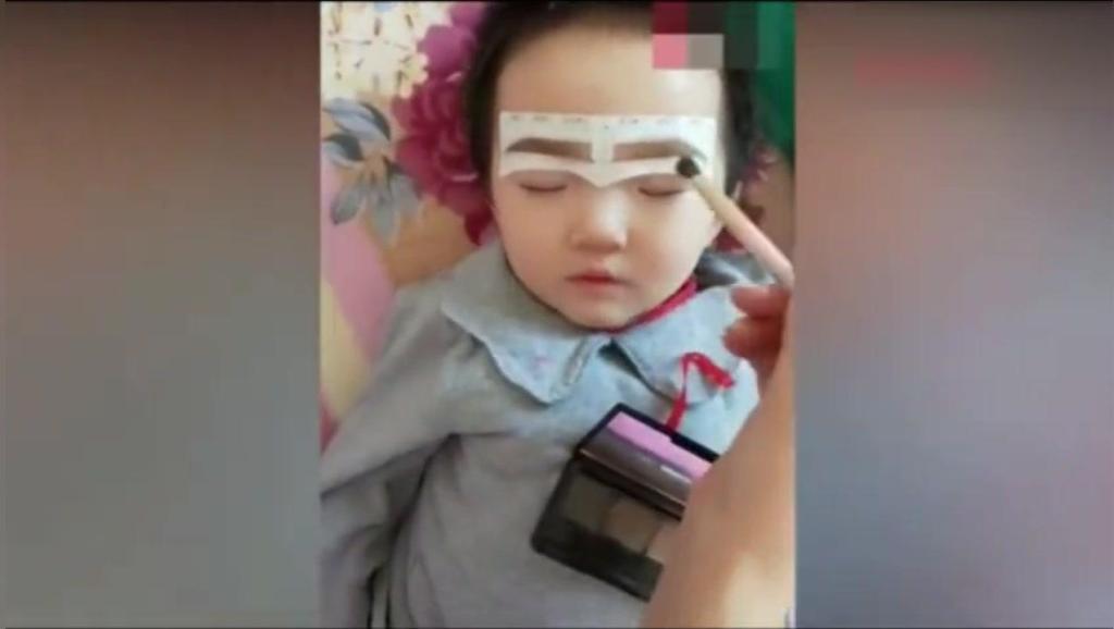 恶搞视频娃娃,恶搞视频突然蹦出鬼