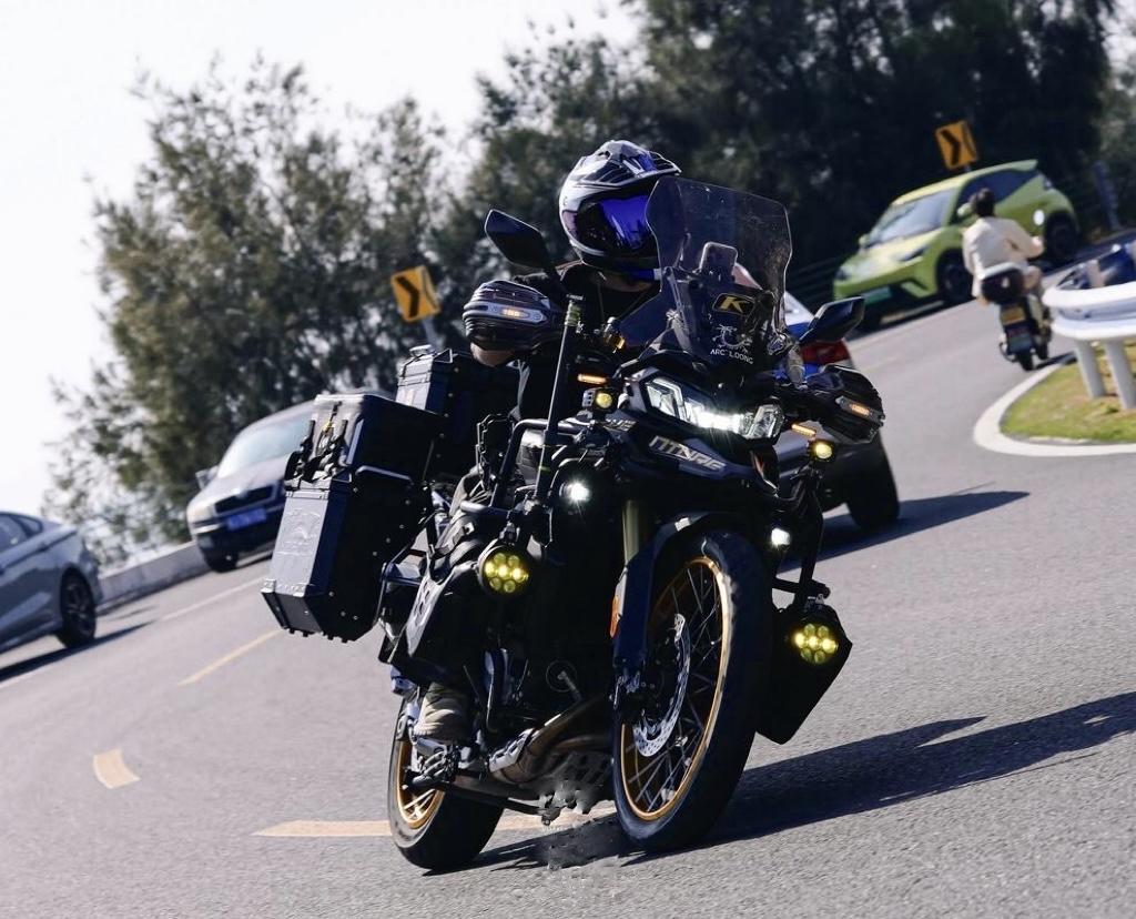 为什么中国要坚持禁摩？很多人光想着争取权利，却忘了三个关键性问题。一、摩托车是